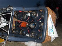 Korbinhalt mit 10 Gasflaschen und 2 Sauerstofflaschen Korbinhalt mit 10 Gasflaschen und 2 Sauerstofflaschen