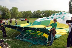 die erste Luft in die Ballonhülle die erste Luft in die Ballonhülle