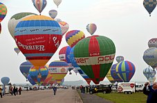 Geschafft! 343 Ballons in Linie Weldrekord!